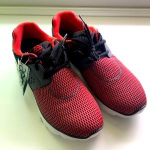 Mens Abeo Athletic Shoe * Size 9 *